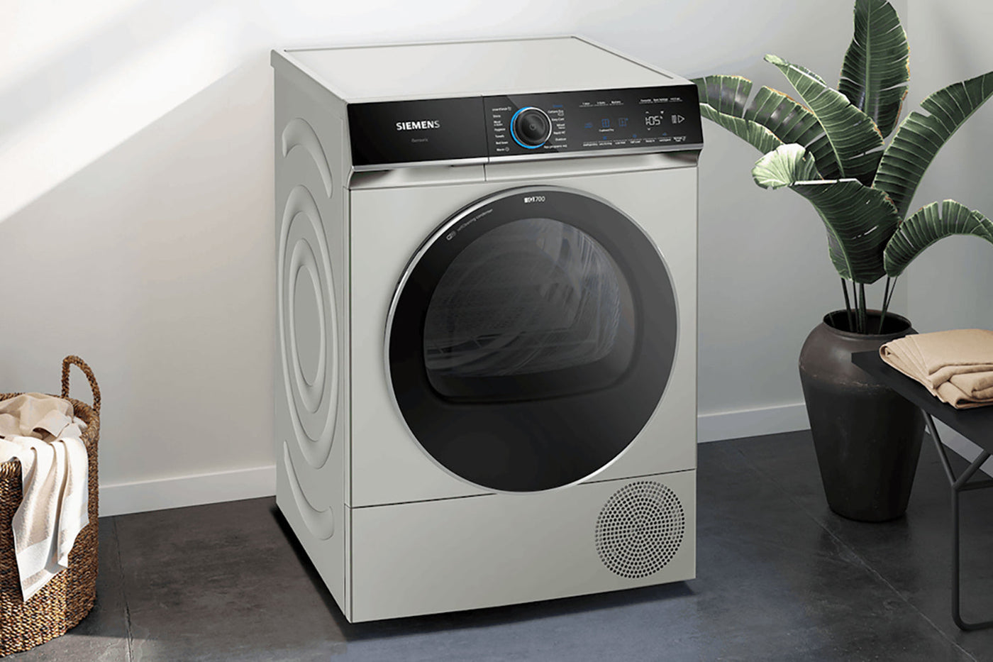 Siemens iQ700 9kg Freestanding Heat Pump Tumble Dryer | WQ46B2CXGB | Silver Inox